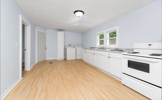 1044 Muskegon Ave NW in Grand Rapids, MI - Building Photo - Building Photo