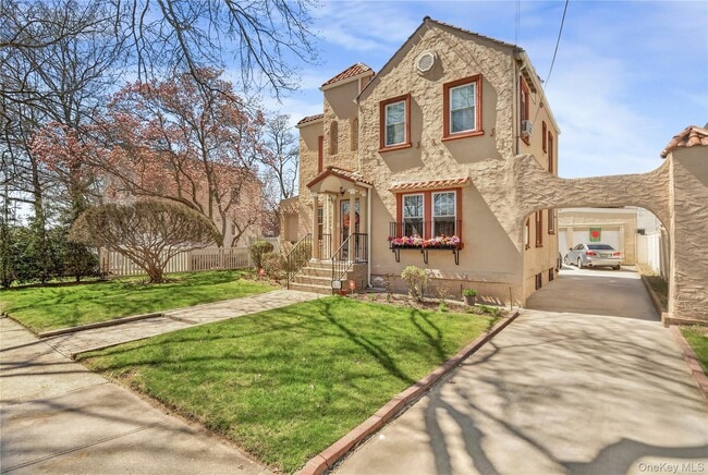 82-58 235th St in Queens, NY - Building Photo - Building Photo