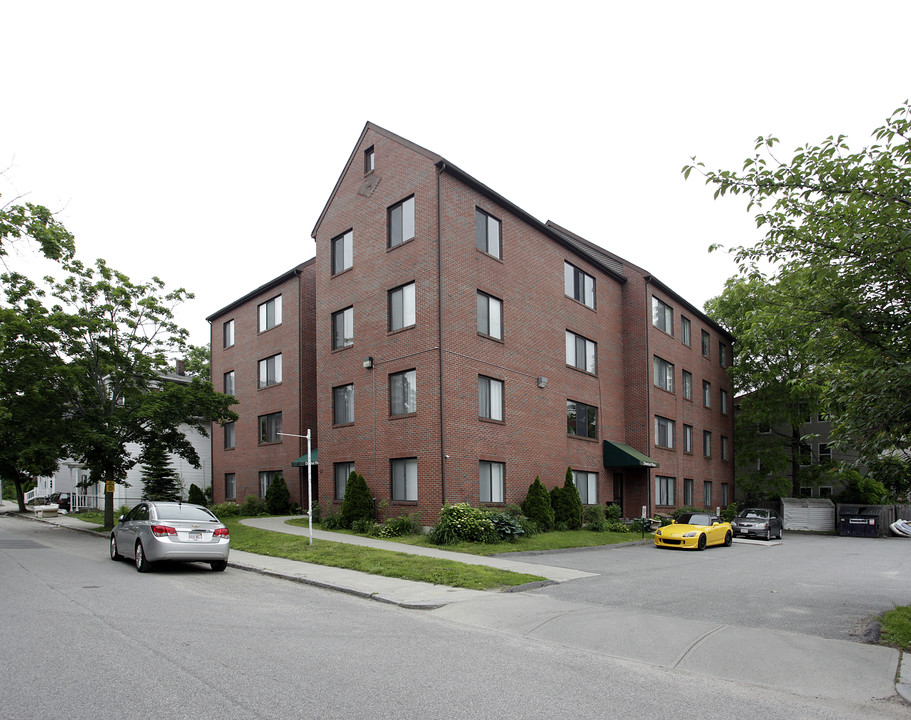 Chestnut Place in Worcester, MA - Foto de edificio