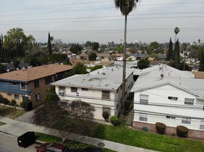 14741 Vanowen St in Van Nuys, CA - Building Photo - Building Photo