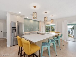 945 Sundrop Ct in Marco Island, FL - Building Photo - Building Photo