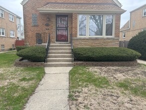 1125 Bohland Ave, Unit 1 in Bellwood, IL - Foto de edificio - Building Photo