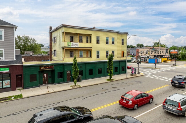 507 Pleasant St in Worcester, MA - Foto de edificio - Building Photo