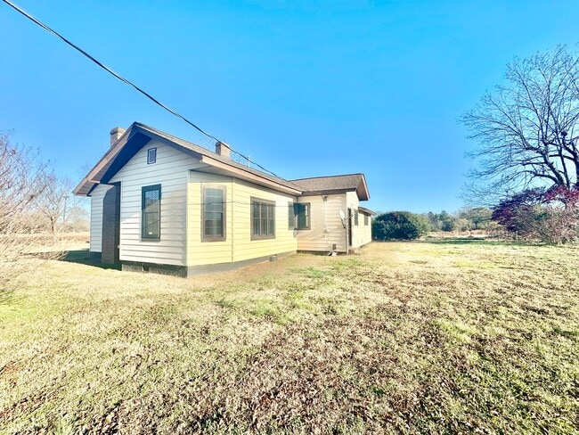 243 Love St in McConnells, SC - Building Photo - Building Photo