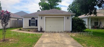 2041 Marquesas Ln in Pensacola, FL - Foto de edificio - Building Photo