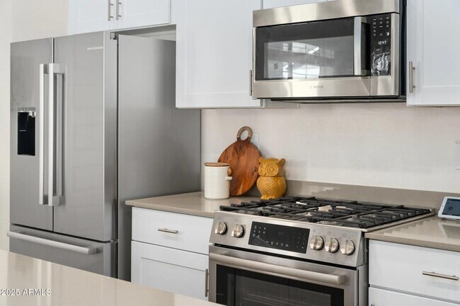 15601 Cactus Rd in Surprise, AZ - Building Photo - Building Photo