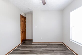 4 Hyde Park Row in Brownsburg, IN - Building Photo - Building Photo