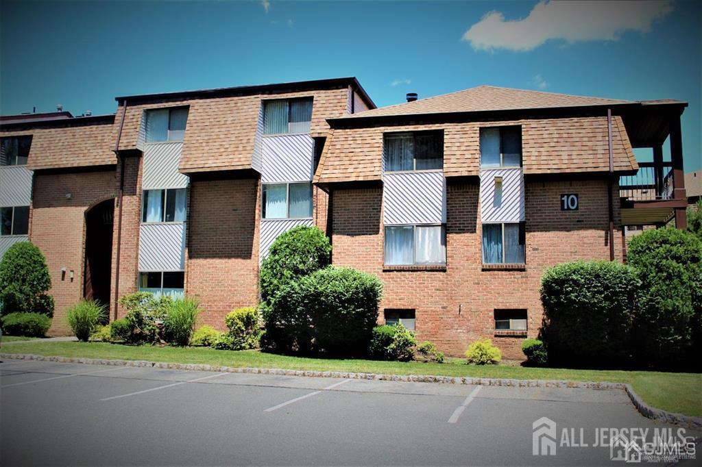 1014 Edison Glen Terrace in Edison, NJ - Building Photo