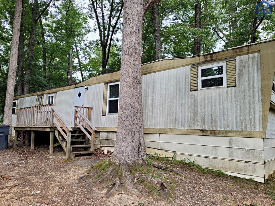 271 C C Camp Rd in Cookeville, TN - Foto de edificio