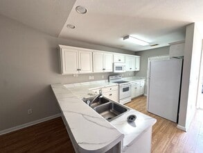 210 Sunview Dr in Statesboro, GA - Building Photo - Building Photo