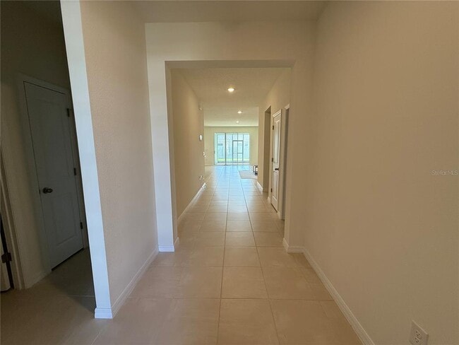 7383 Steer Blade Dr in Zephyrhills, FL - Building Photo - Building Photo