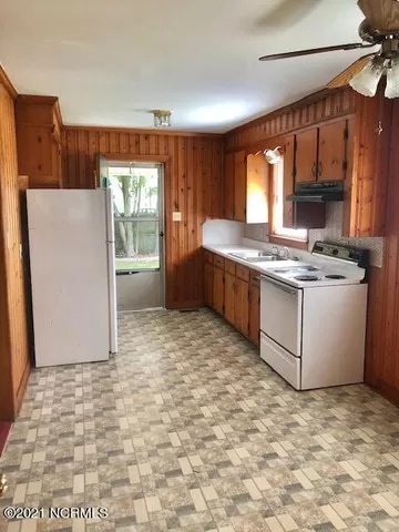 208 SW 1st St in Pinetops, NC - Foto de edificio - Building Photo