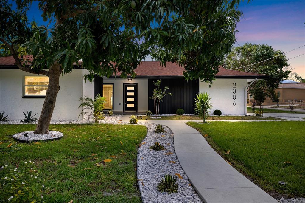 2306 S San Jose Cir in Tampa, FL - Foto de edificio