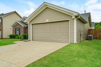 9216 River Trail Dr in Louisville, KY - Building Photo - Building Photo