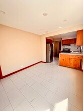 2823 W 71st St in Chicago, IL - Building Photo - Building Photo