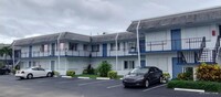 2440 Lake Osborne Dr in Lake Worth, FL - Foto de edificio - Building Photo