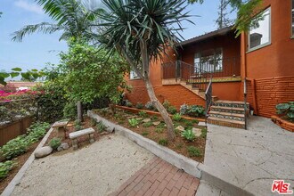 3942 Scandia Way in Los Angeles, CA - Building Photo - Building Photo