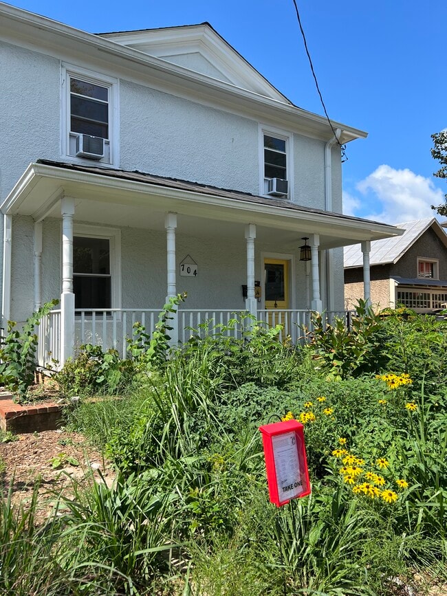 704 Blenheim Ave, Unit #2