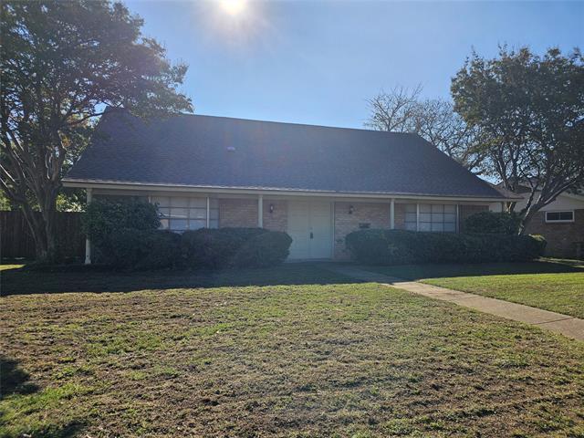 1808 Reynoldston Ln in Dallas, TX - Foto de edificio