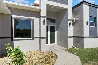 2708 20th St W in Lehigh Acres, FL - Building Photo - Building Photo