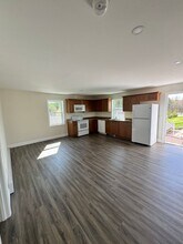 199 Rte 13 in Brookline, NH - Foto de edificio - Building Photo