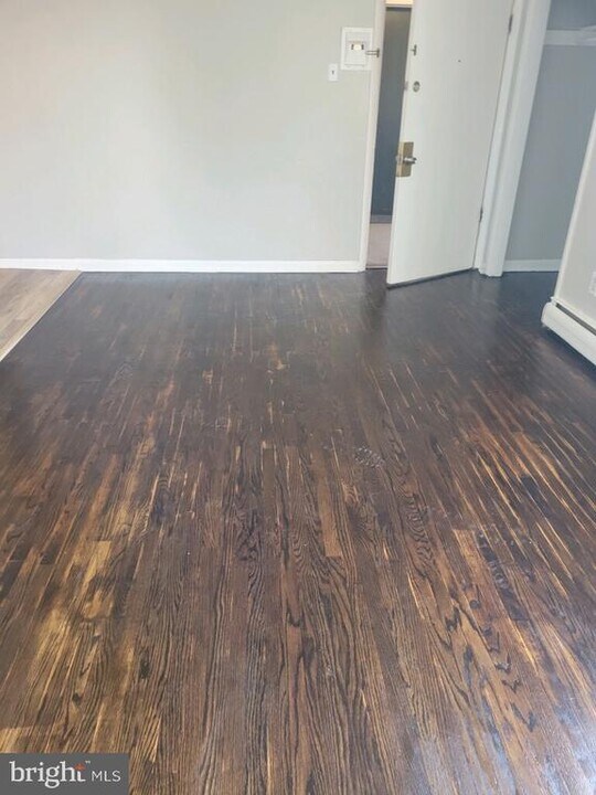 1201 W Chelten Ave, Unit 3 in Philadelphia, PA - Building Photo