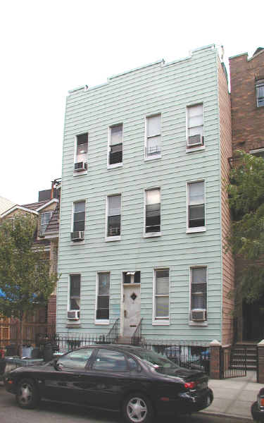 148 Lynch St in Brooklyn, NY - Building Photo