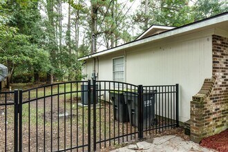 811 Battery Creek Rd in Beaufort, SC - Building Photo - Building Photo