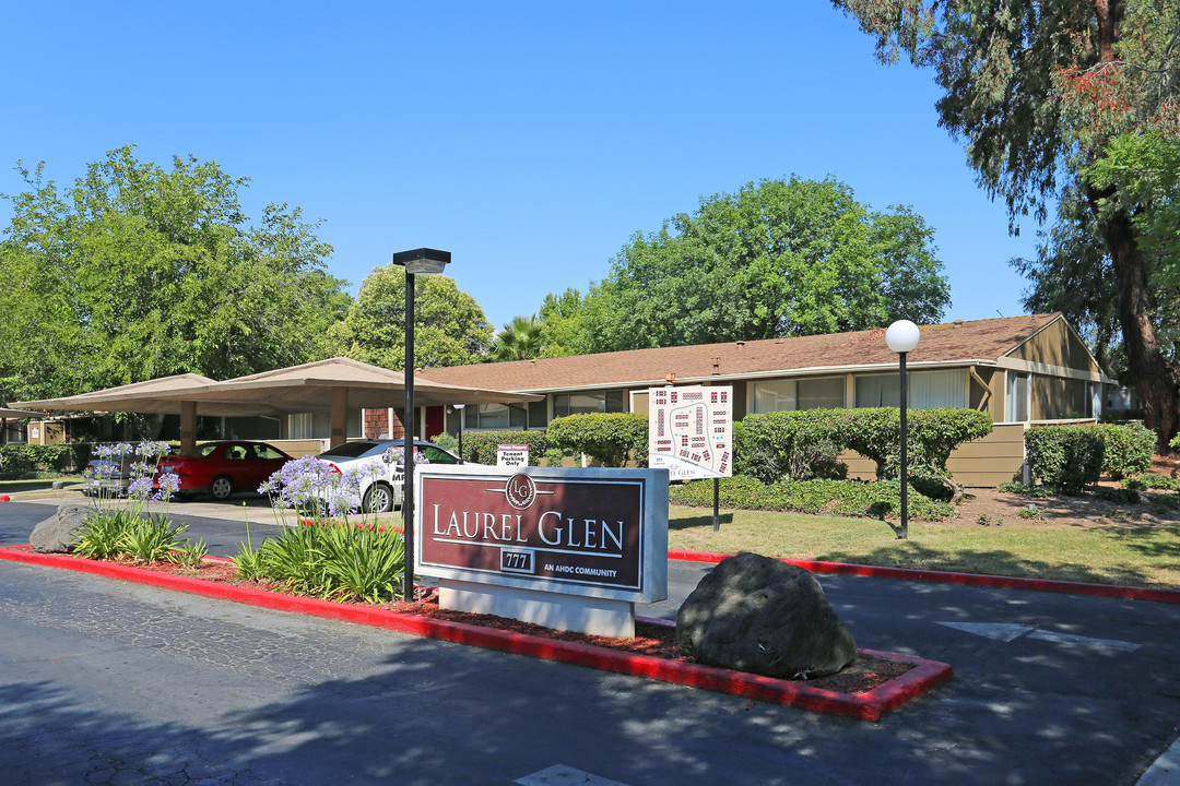 Laurel Glen in Merced, CA - Foto de edificio