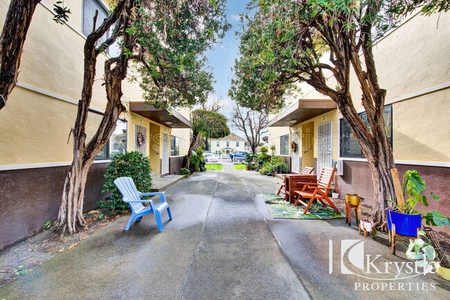 133 W F St in Benicia, CA - Building Photo - Building Photo