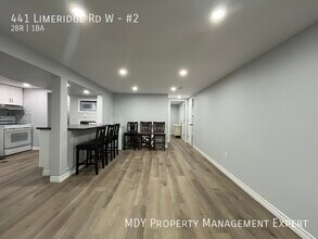 441 Limeridge Rd W in Hamilton, ON - Building Photo - Building Photo