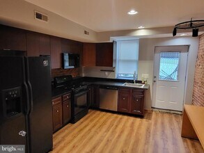 813 E Fort Ave in Baltimore, MD - Foto de edificio - Building Photo