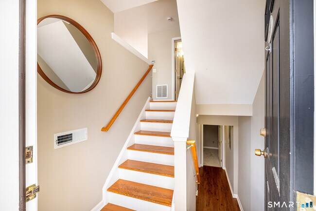 15 Scuppo Rd in Danbury, CT - Building Photo - Building Photo