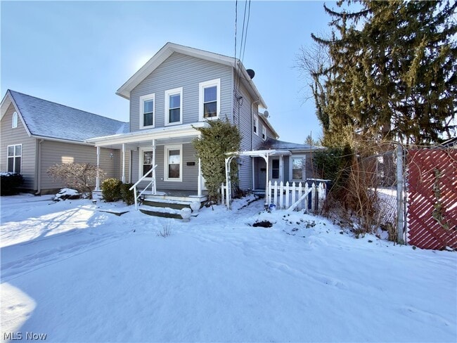 property at 142 1/2 Beaver Ct