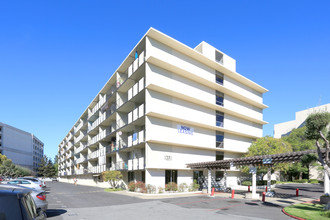 Marymount Tower in Redwood City, CA - Building Photo - Building Photo