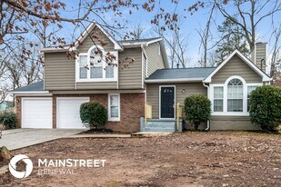 1361 Wrens Ct in Jonesboro, GA - Building Photo