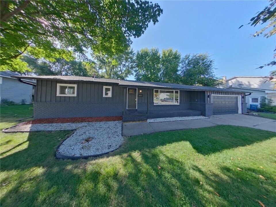 1455 Oakdale Ave in St. Paul, MN - Building Photo
