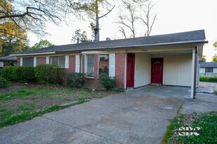 7504 W Canal Blvd in Shreveport, LA - Building Photo