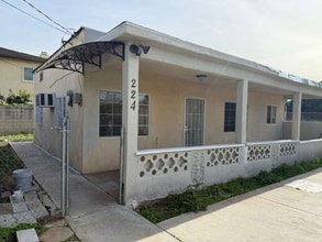224 Gladys Ave in Monterey Park, CA - Foto de edificio - Building Photo