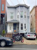 44 Zabriskie St in Jersey City, NJ - Building Photo