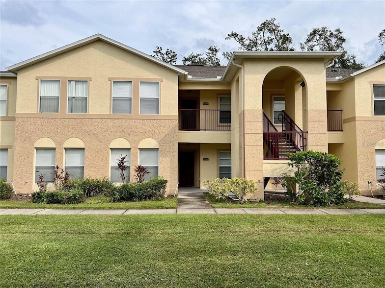 2878 Club Cortile Cir, Unit A in Kissimmee, FL - Building Photo