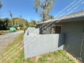 5926 SE Front Rd in Belleview, FL - Building Photo - Building Photo