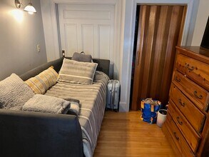 66 Main St, Unit A in Orono, ME - Foto de edificio - Building Photo