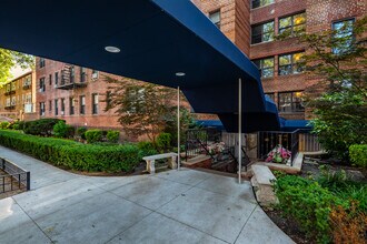 302 96th St in Brooklyn, NY - Building Photo - Building Photo