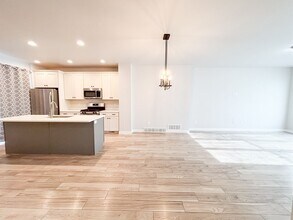 818 E 975 N in Layton, UT - Building Photo - Building Photo