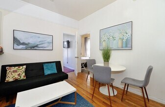 722 9th Ave in New York, NY - Building Photo - Building Photo