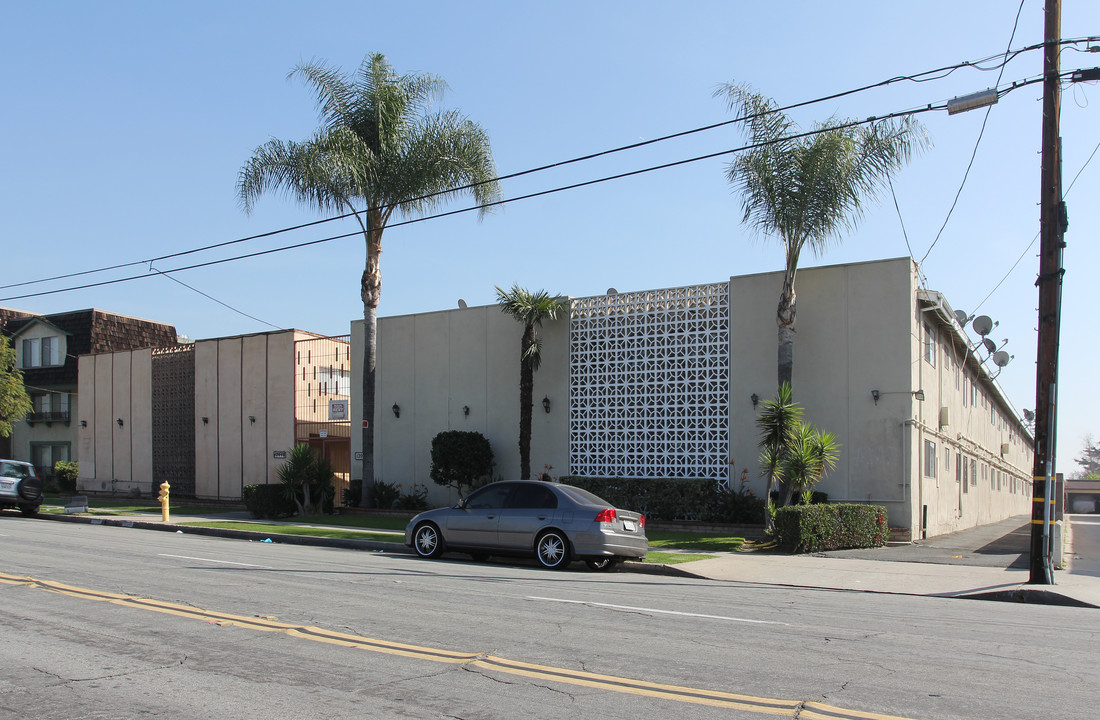 12048 Downey Ave in Downey, CA - Building Photo