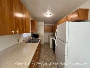 5613 Bond St in Boise, ID - Foto de edificio - Building Photo