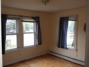 67 Lafountain St, Unit 67B in Winooski, VT - Building Photo - Building Photo