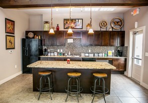 The Reserve at Lone Oak in San Antonio, TX - Building Photo